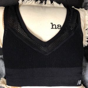 NB black sports bra.
